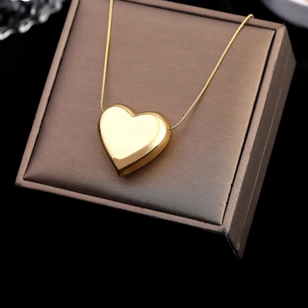 Heart Pendant Necklace - Picture 4 of 5